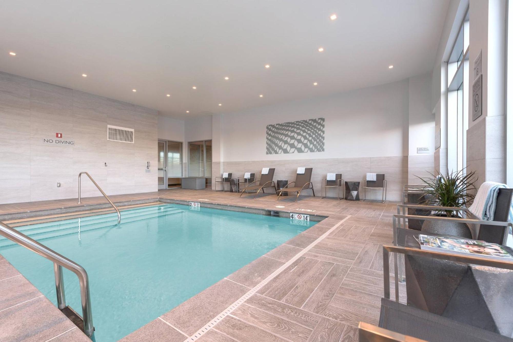 Ac Hotel By Marriott Boston North Medford Exteriör bild