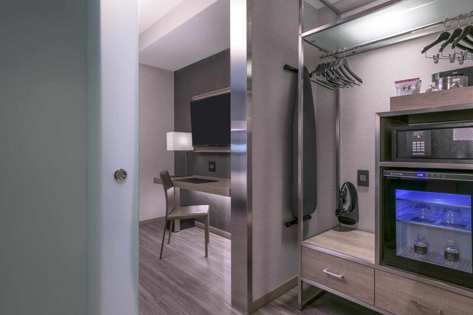 Ac Hotel By Marriott Boston North Medford Exteriör bild