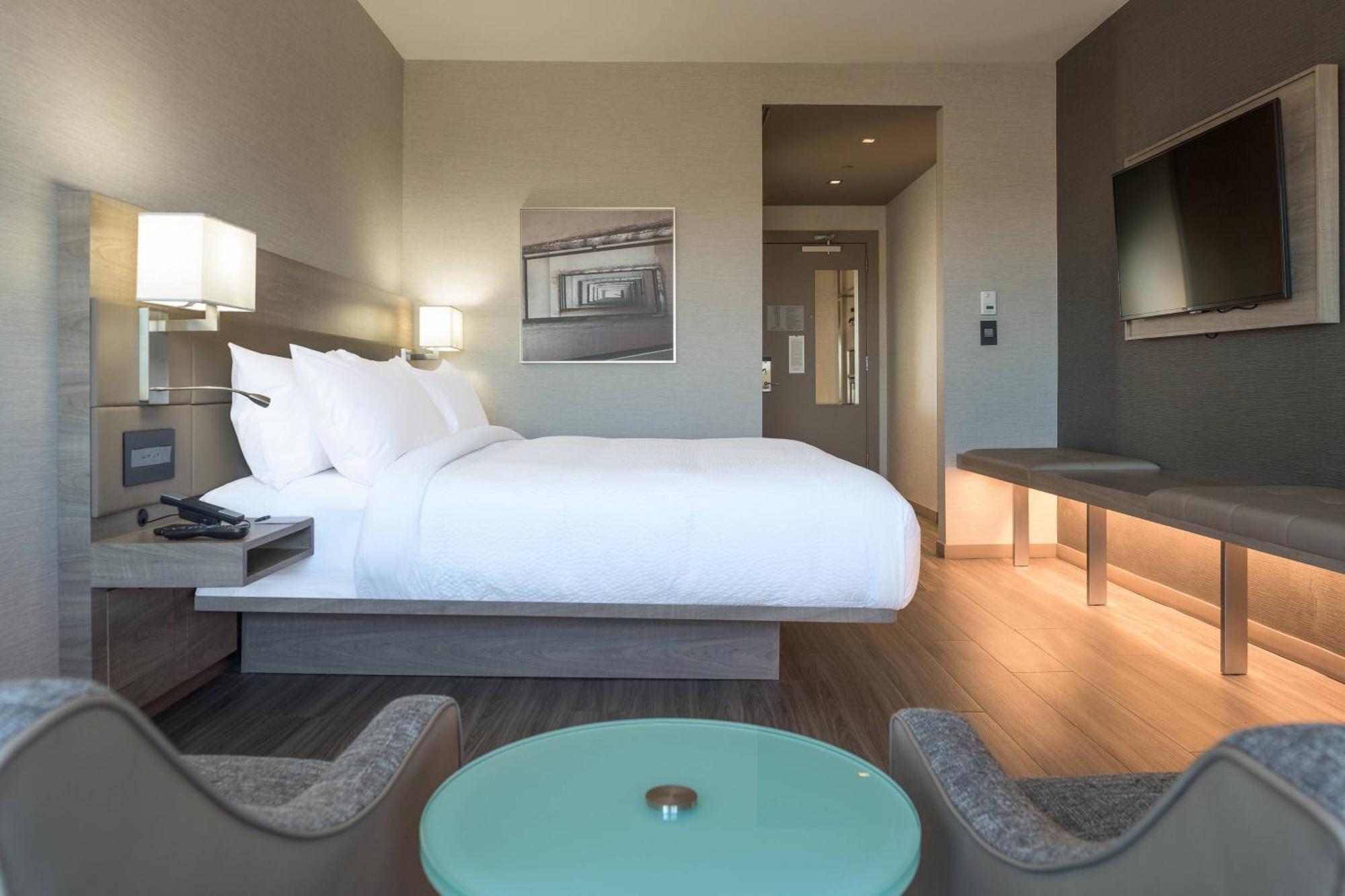 Ac Hotel By Marriott Boston North Medford Exteriör bild